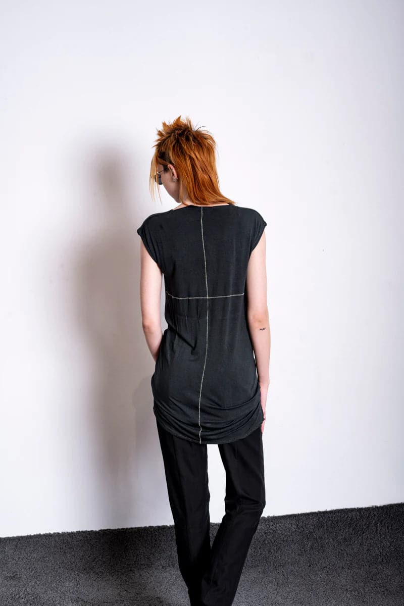 eigensinnig wien | Weil | Ausgefallenes Sommer Longtop Kleid mit Wasserfall-Ausschnitt aus feinem Bambus in Dunkelgrün
