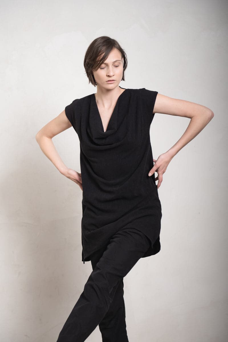 eigensinnig wien | Weil | Lange Bluse und leichtes Sommerkleid aus Leinen in schwarz