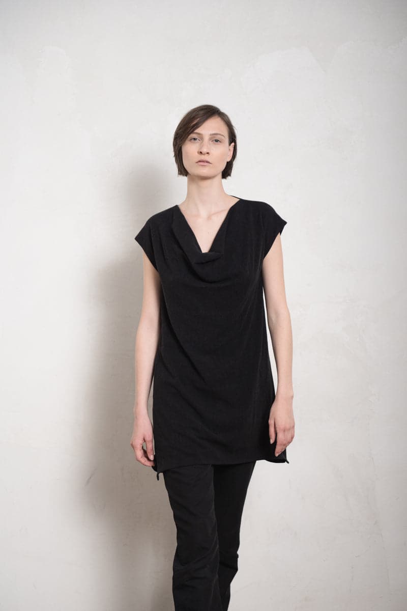 eigensinnig wien | Weil | Lange Bluse und leichtes Sommerkleid aus Leinen in schwarz