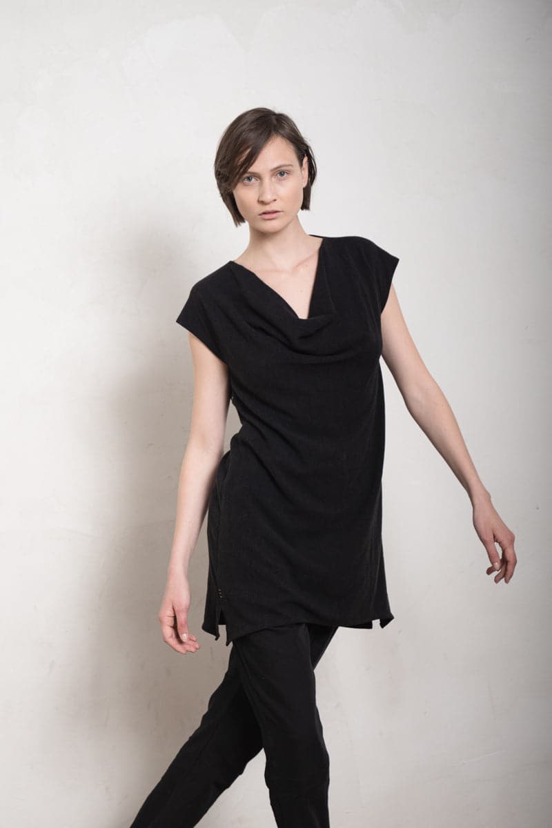 eigensinnig wien | Weil | Lange Bluse und leichtes Sommerkleid aus Leinen in schwarz