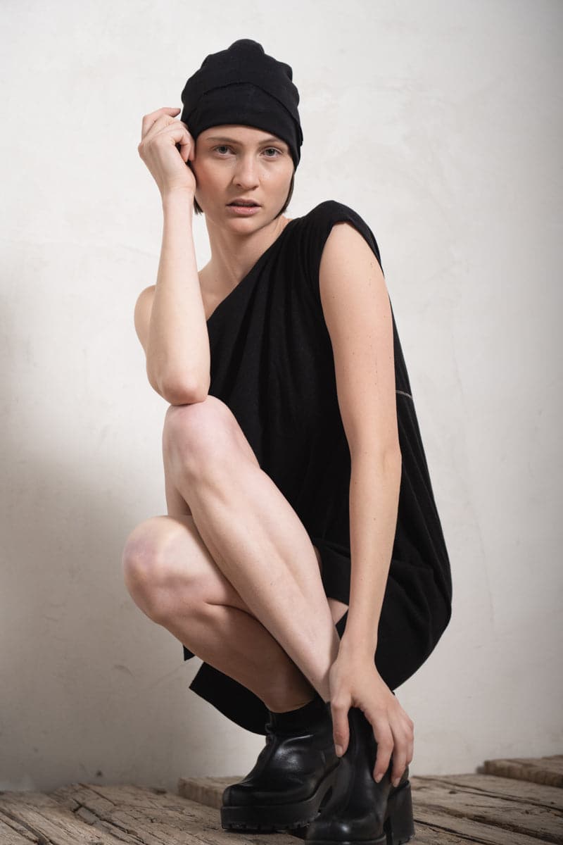 eigensinnig wien | Weil | Lange Bluse und leichtes Sommerkleid aus Leinen in schwarz