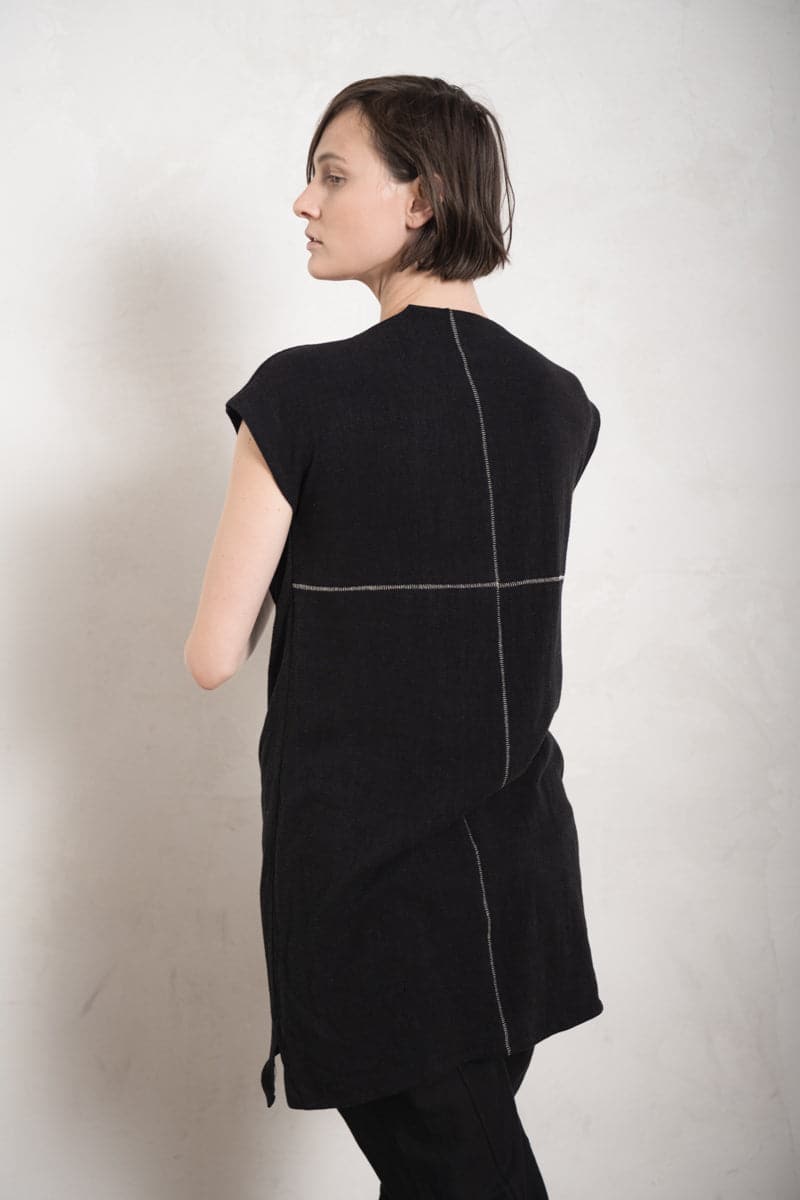 eigensinnig wien | Weil | Lange Bluse und leichtes Sommerkleid aus Leinen in schwarz