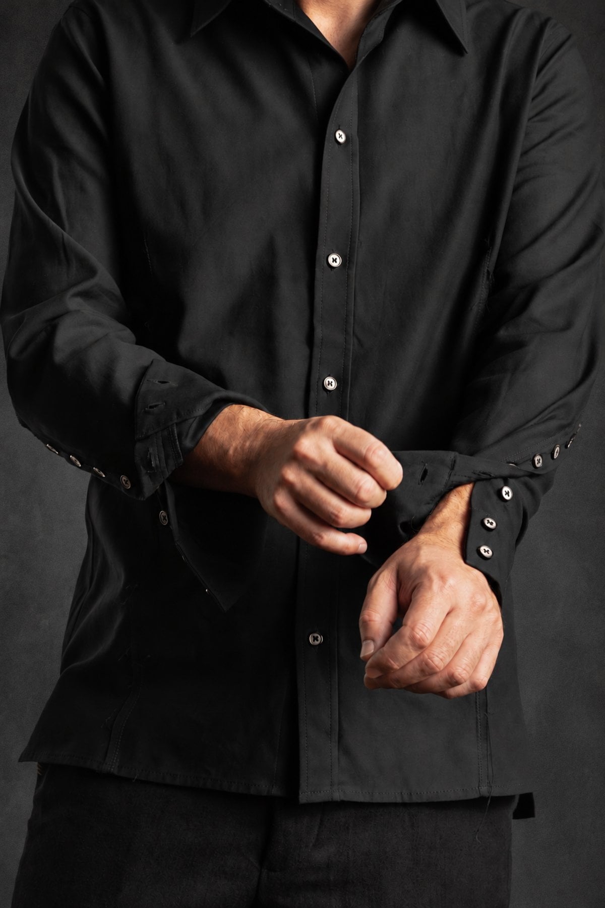 eigensinnig wien | Zinken | Schwarzes Designer-Herrenhemd aus hochwertiger Baumwolle