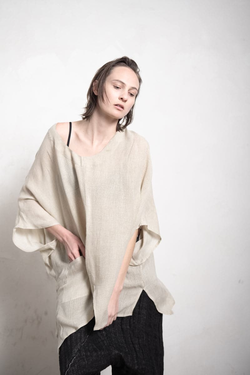 eigensinnig wien | Zizek | Oversized Damen T-Shirt aus leichter Viskose für den Sommer in beige