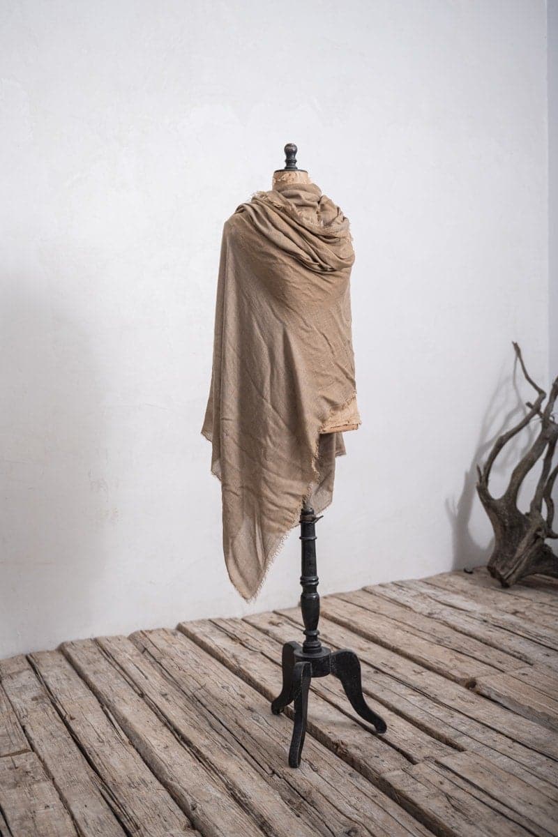 Faliero Sarti | Azzurra | Besonderer Kaschmirschal aus weichem Kaschmir-Modal-Stoff für Frühling und Sommer in braun