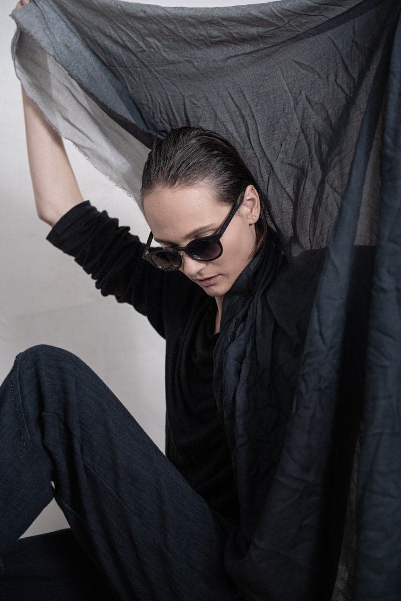 Faliero Sarti | Azzurrata | Extravaganter und weich-fließender Kaschmirschal mit speziellem Farbverlauf in grau