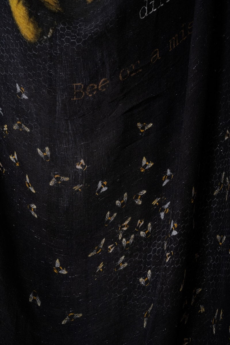 Faliero Sarti | Bees | Weicher, schwarzer Schal für Damen und Herren mit Bienen-Print