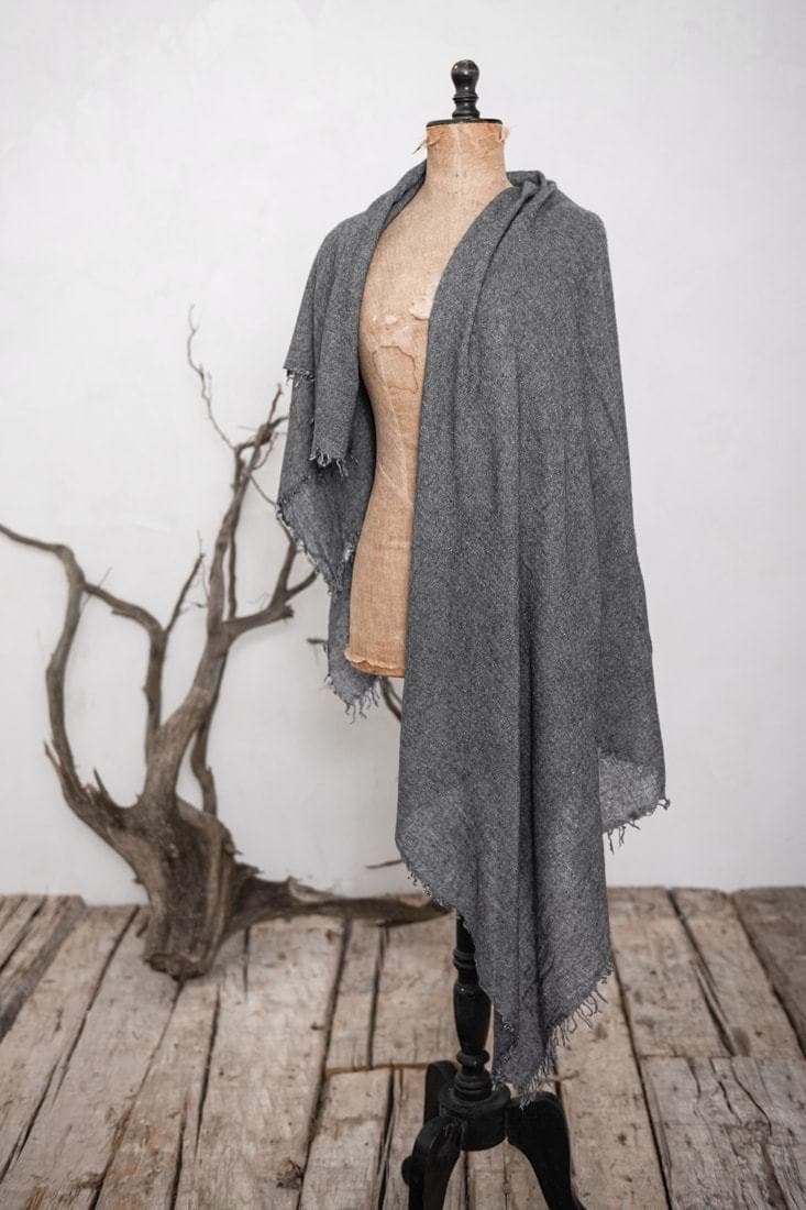 Faliero Sarti | Chiara | Einzigartiger weicher und leichter Kaschmir-Seidenschal in grau