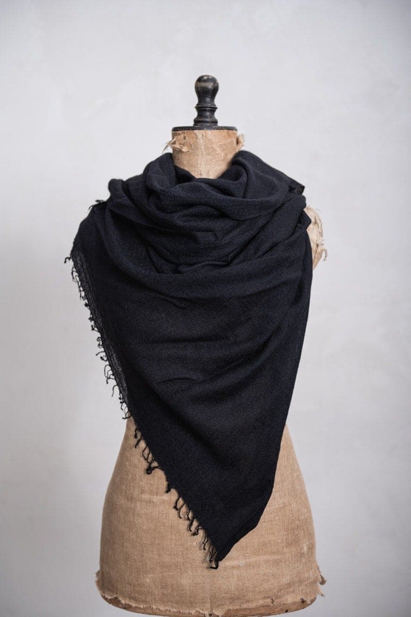 Faliero Sarti | Dianetta | Edler Schal aus weichem Kaschmir-Seiden-Stoff in schwarz