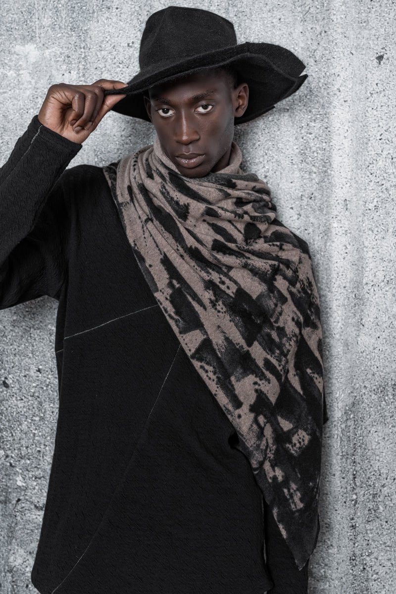Faliero Sarti | Edo | Edler Kaschmirschal mit Muster in Braun/Schwarz