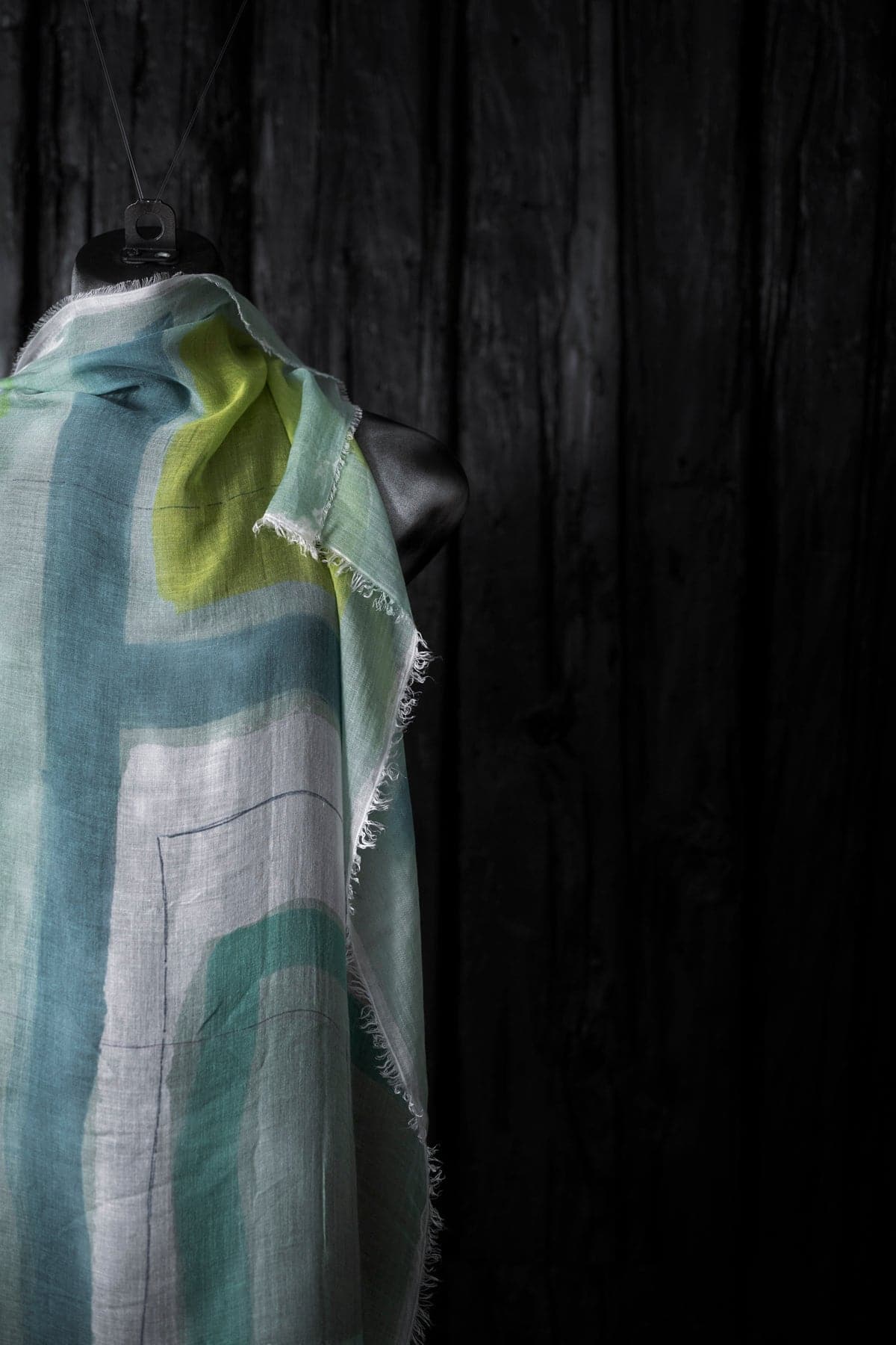 Faliero Sarti | Frizzante | Ein ausgefallener Schal für Damen und ein buntes Tuch zum Umhängen aus Seide in grün