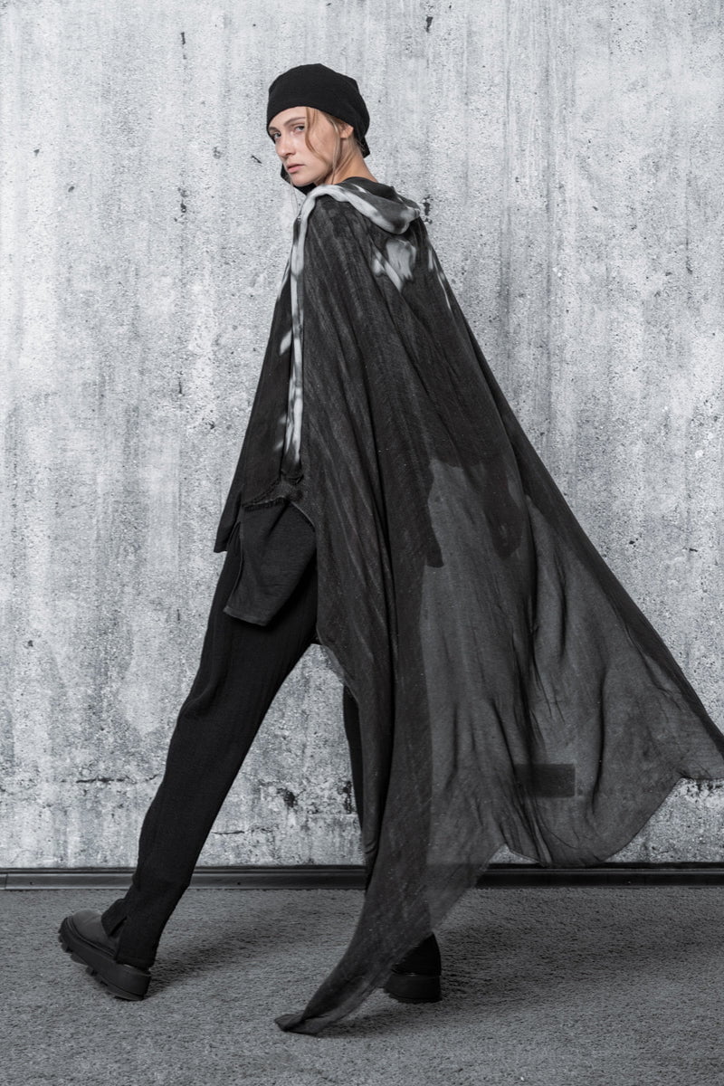 Faliero Sarti | Gialer | Großer, feiner Schal mit Blattmuster in Schwarz/Weiß