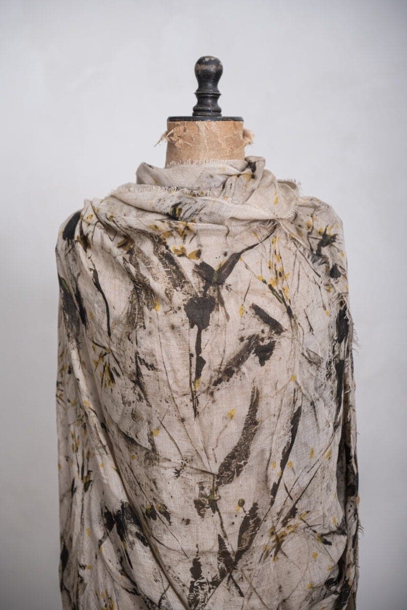 Faliero Sarti | Ginestra | Spezieller Schal mit außergewöhnlichem Muster in sand