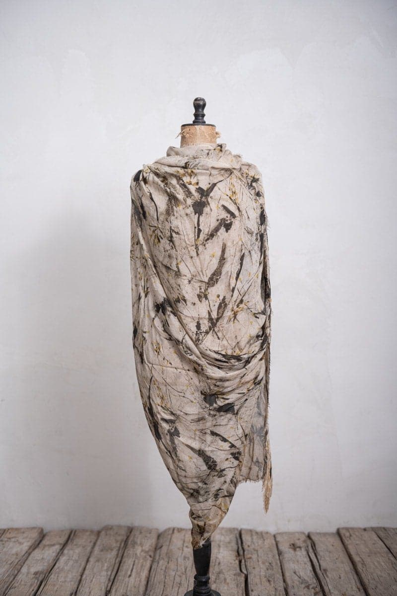 Faliero Sarti | Ginestra | Spezieller Schal mit außergewöhnlichem Muster in sand