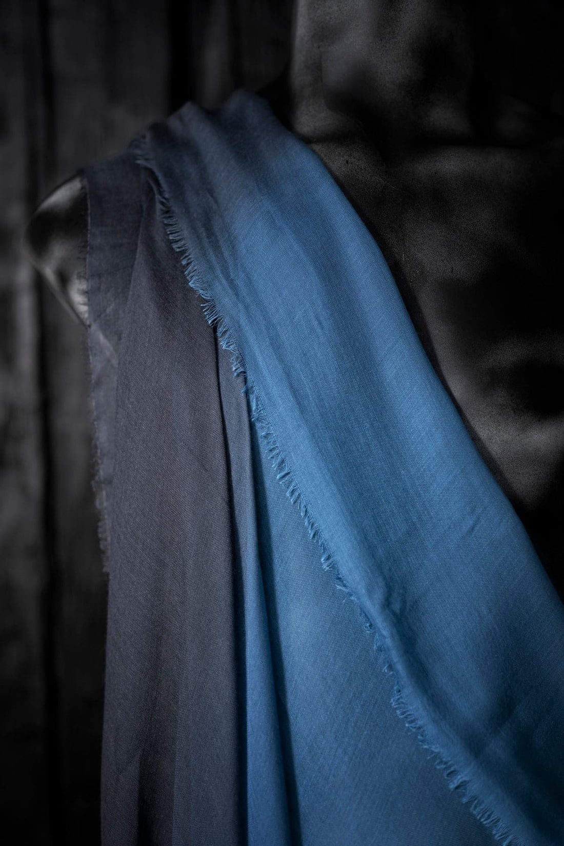 Faliero Sarti | Ginny | Leichter Seidenschal für Herren und Damen in Eisblau
