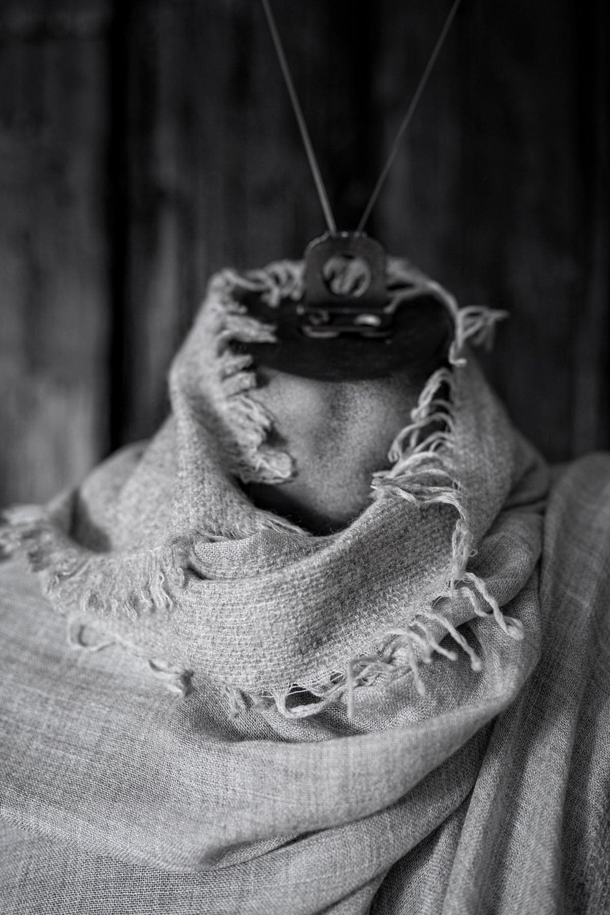 Faliero Sarti | Isadora | Einzigartiger weicher und leichter Wolle-Kaschmir-Seidenschal in hellgrau