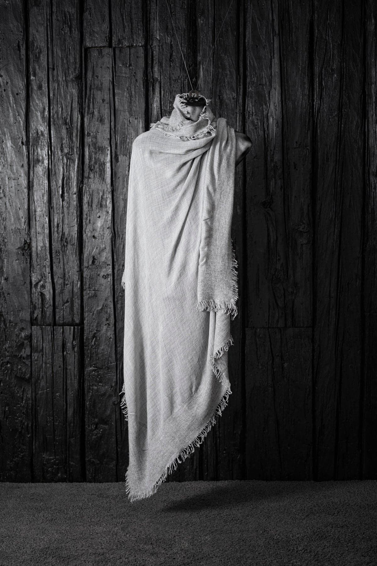 Faliero Sarti | Isadora | Einzigartiger weicher und leichter Wolle-Kaschmir-Seidenschal in hellgrau