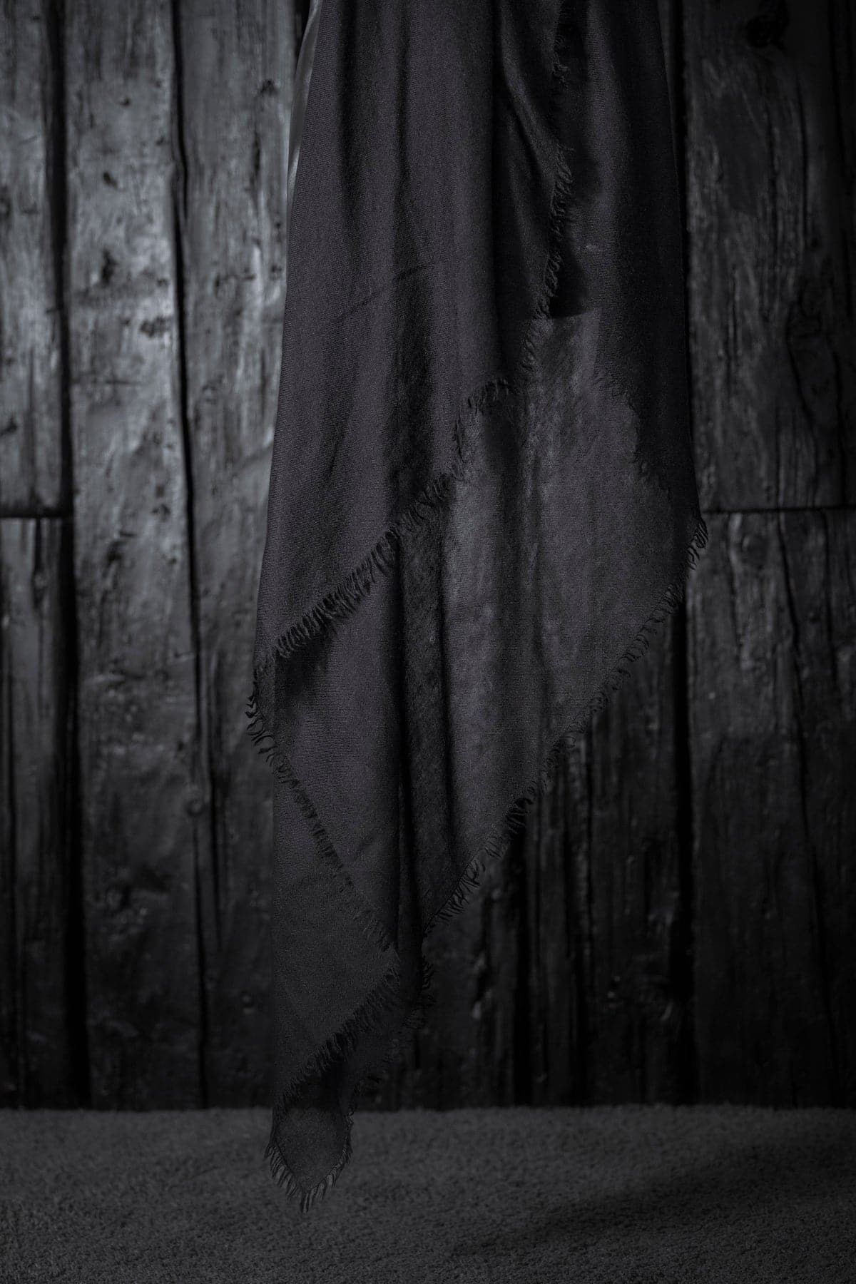 Faliero Sarti | Lolita | Schwarzer Kaschmir Schal - elegante, zeitlos und weich für Damen und Herren