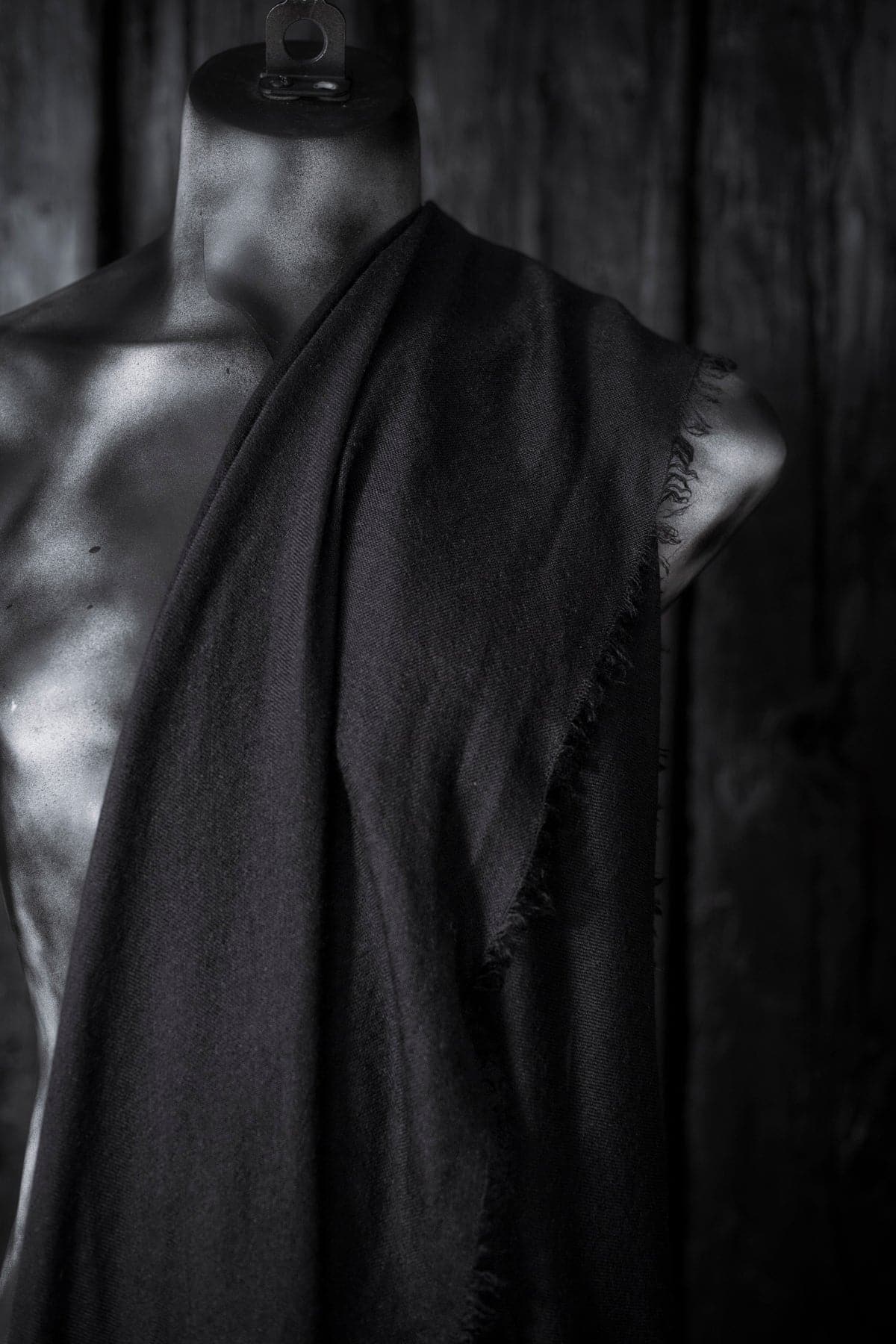 Faliero Sarti | Lolita | Schwarzer Kaschmir Schal - elegante, zeitlos und weich für Damen und Herren