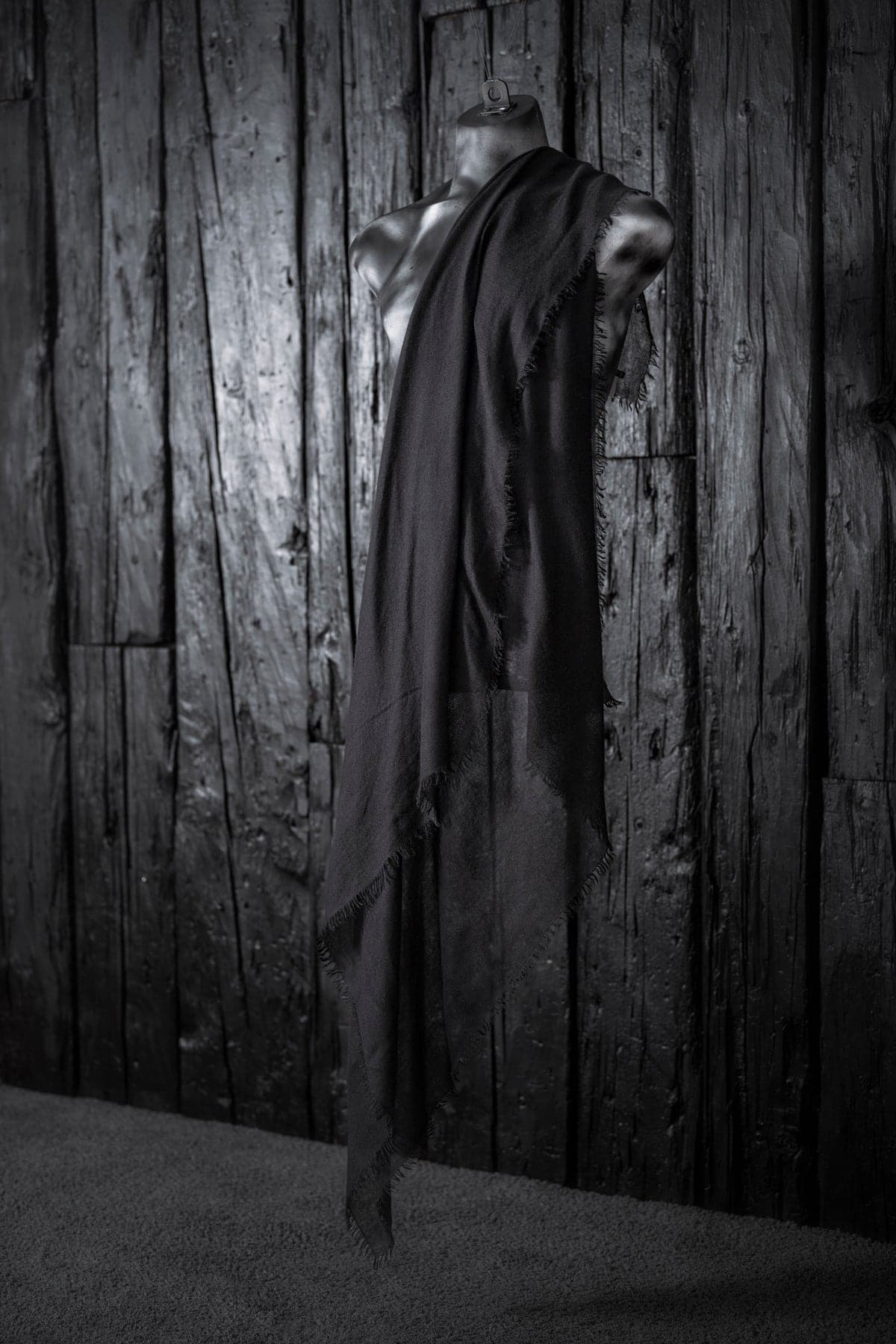 Faliero Sarti | Lolita | Schwarzer Kaschmir Schal - elegante, zeitlos und weich für Damen und Herren