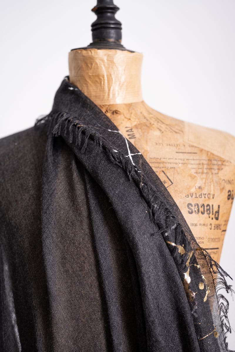 Faliero Sarti | Lulu | Spezieller Kaschmir-Seidenschal mit außergewöhnlichem Muster in grau