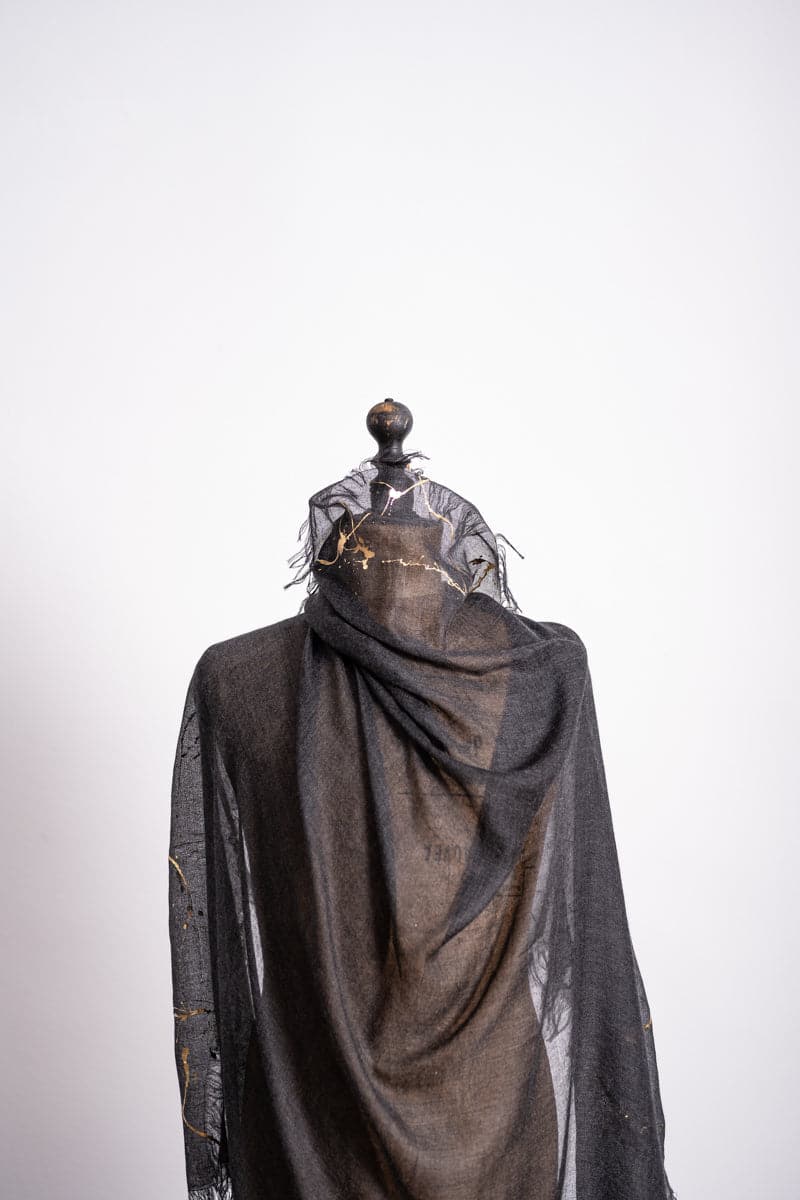 Faliero Sarti | Lulu | Spezieller Kaschmir-Seidenschal mit außergewöhnlichem Muster in grau