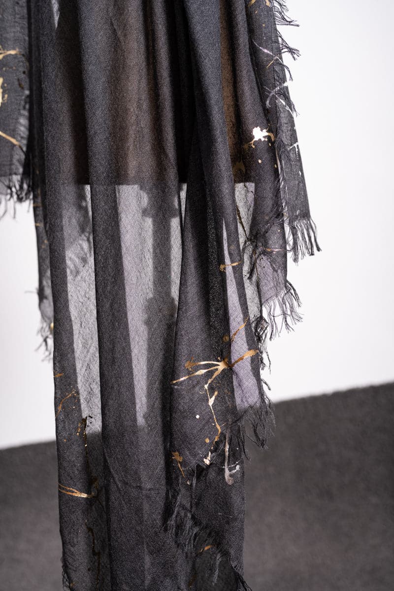 Faliero Sarti | Lulu | Spezieller Kaschmir-Seidenschal mit außergewöhnlichem Muster in grau