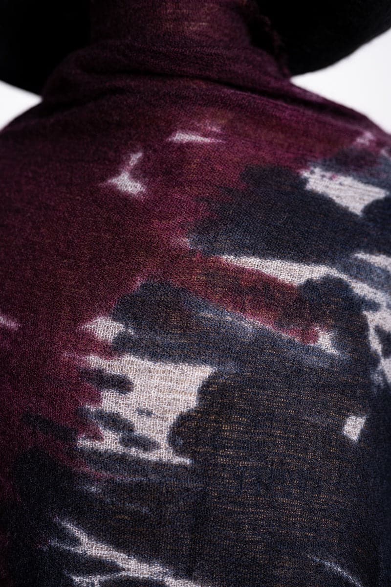 Faliero Sarti | Scurina | Spezieller Kaschmir-Seidenschal mit speziellem Muster in blau/violett