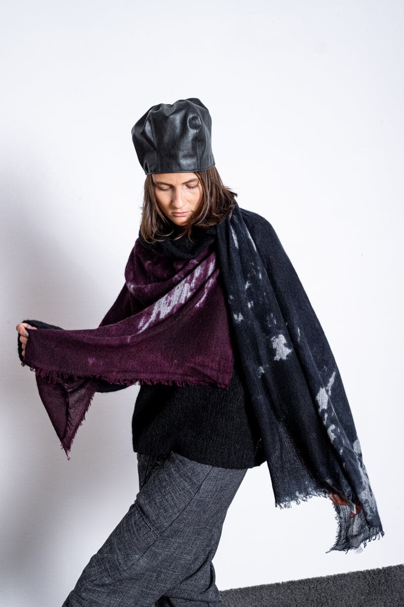 Faliero Sarti | Scurina | Spezieller Kaschmir-Seidenschal mit speziellem Muster in blau/violett