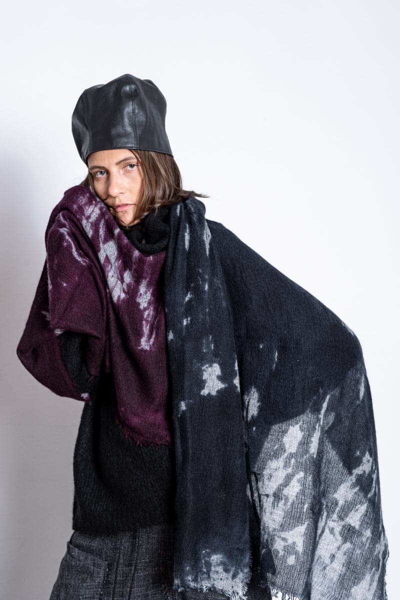 Faliero Sarti | Scurina | Spezieller Kaschmir-Seidenschal mit speziellem Muster in blau/violett