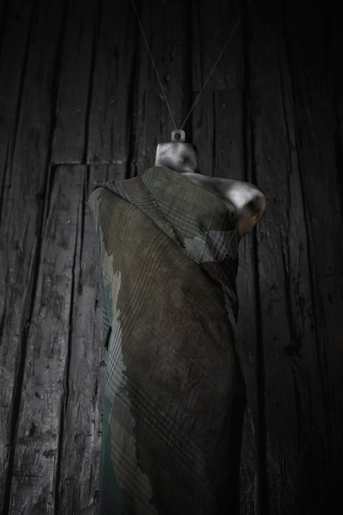 Faliero Sarti | Silvon | Extravaganter Schal mit speziellem Muster in braun/grün