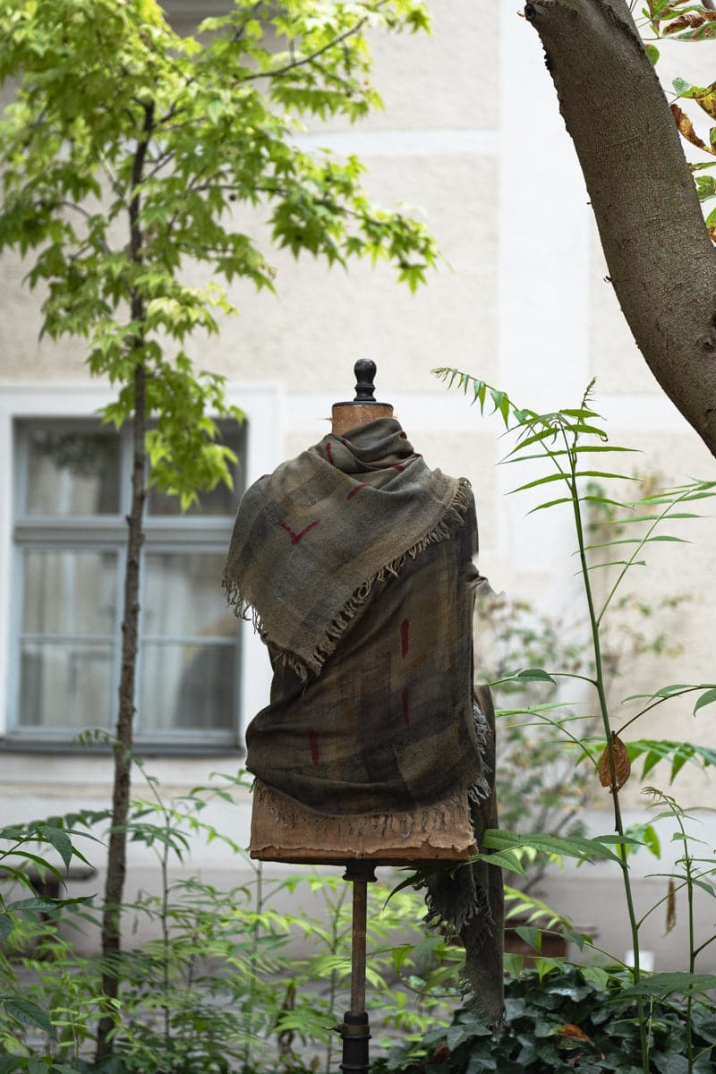 Faliero Sarti | Teodorata | Außergewöhnlicher Wolle-Seidenschal mit speziellem Muster in grün