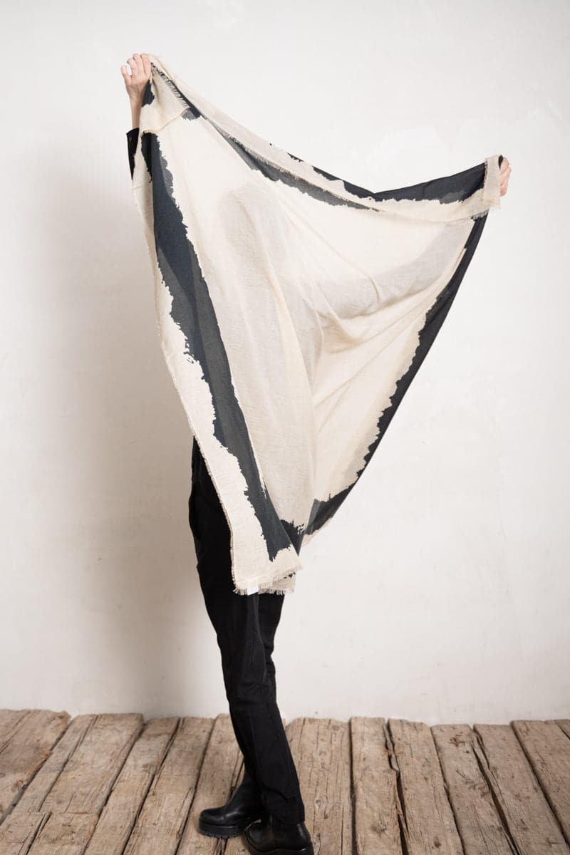 Faliero Sarti | Tik | Leichter Sommerschal aus Baumwolle in schwarz/ beige