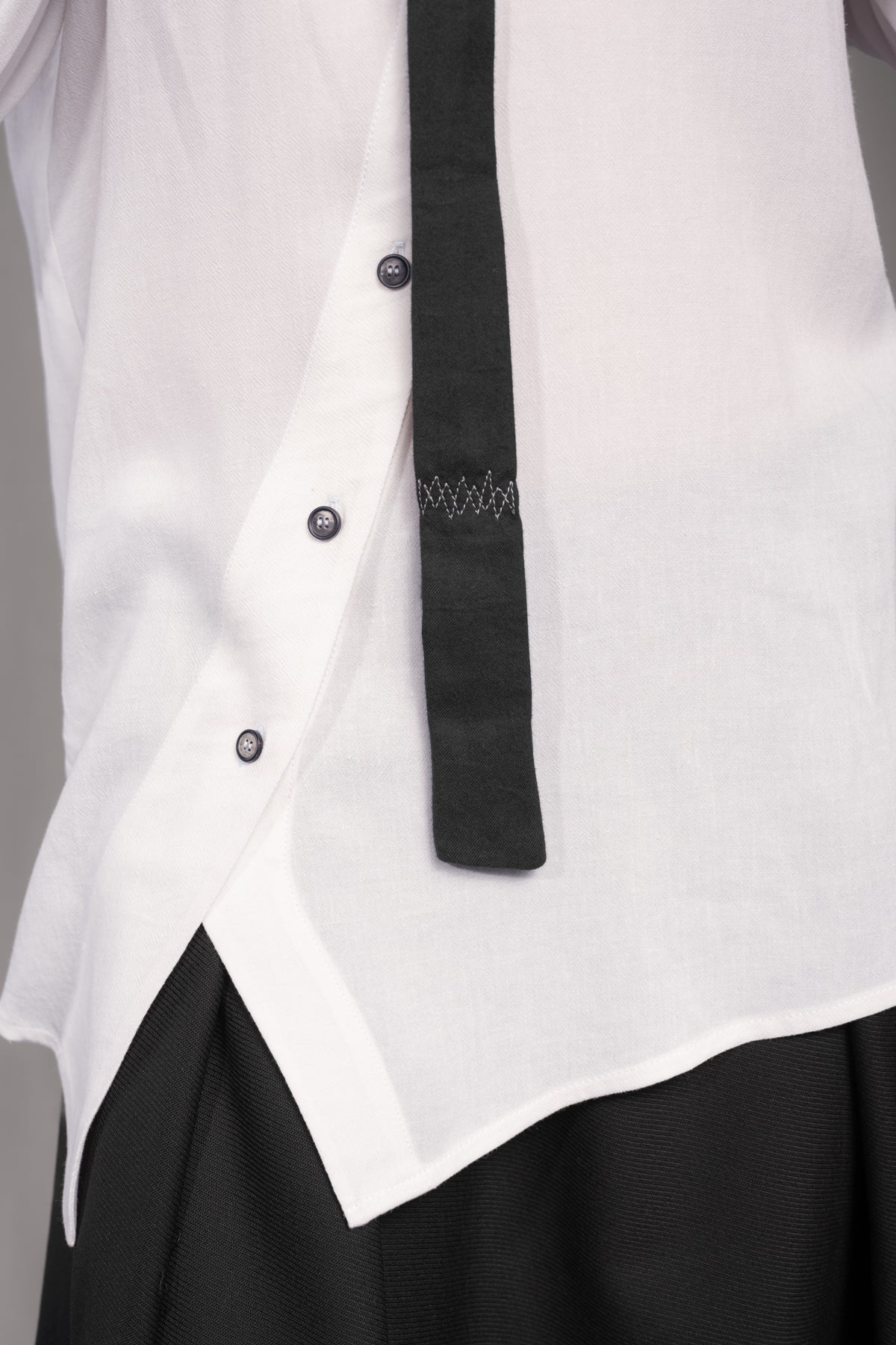 eigensinnig wien | Lilla | Schmale Designer-Krawatte aus reiner Baumwolle in Schwarz