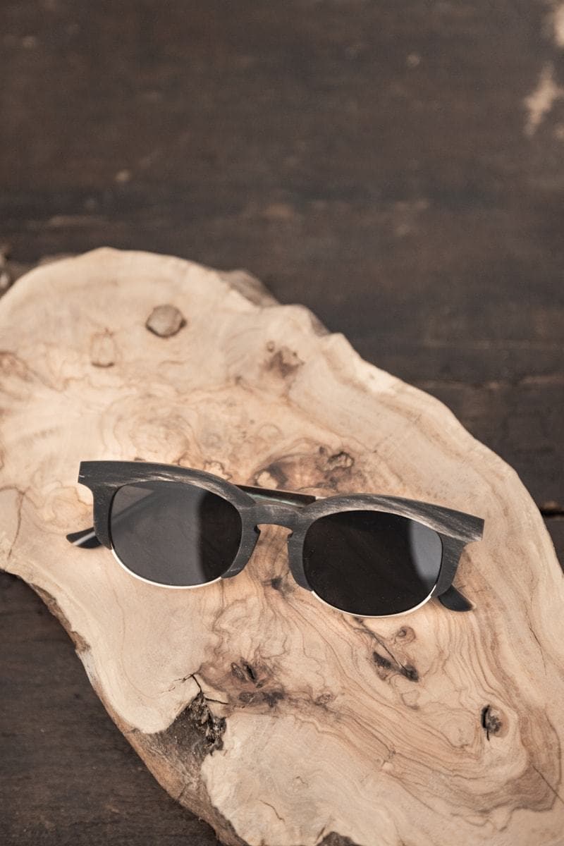 Rigards Eyewear | RG0312  | Extravagante Sonnenbrille für Damen aus Horn in braun