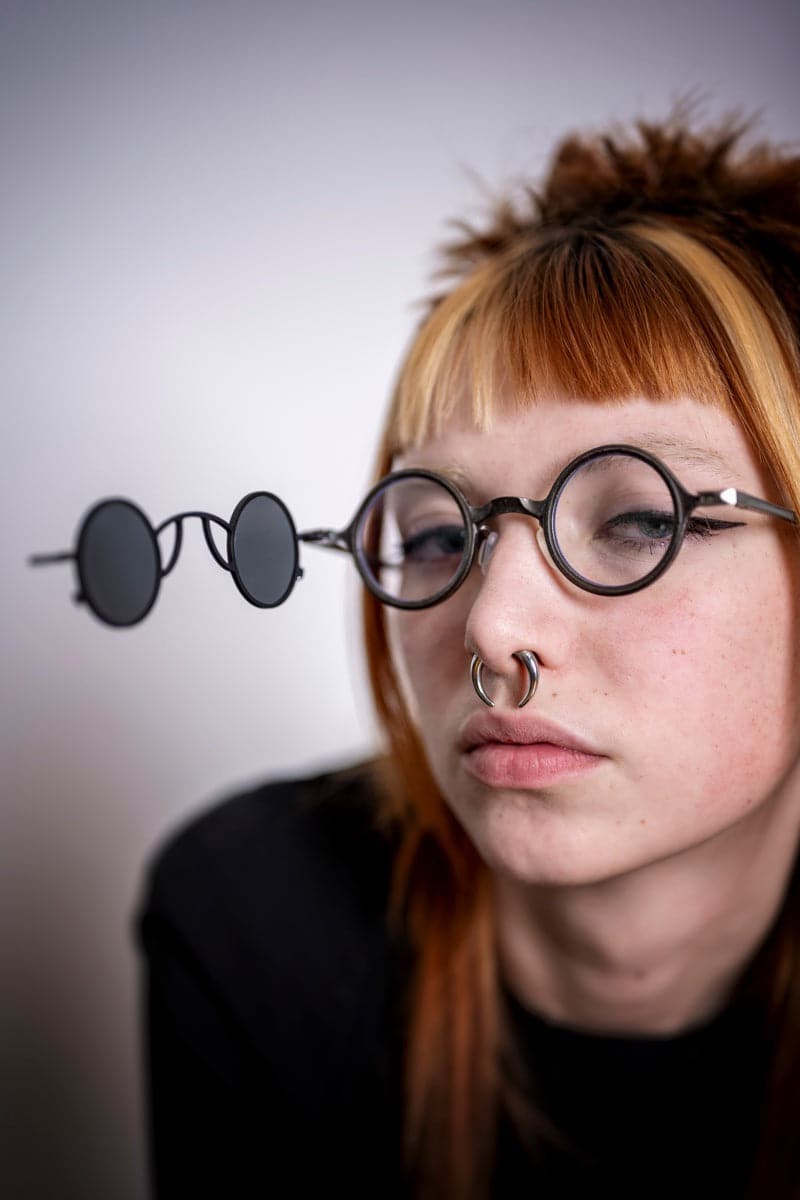 Rigards | RG0105TI | Unkonventionelle runde Sonnenbrille mit Clip On für Damen und Herren in schwarz