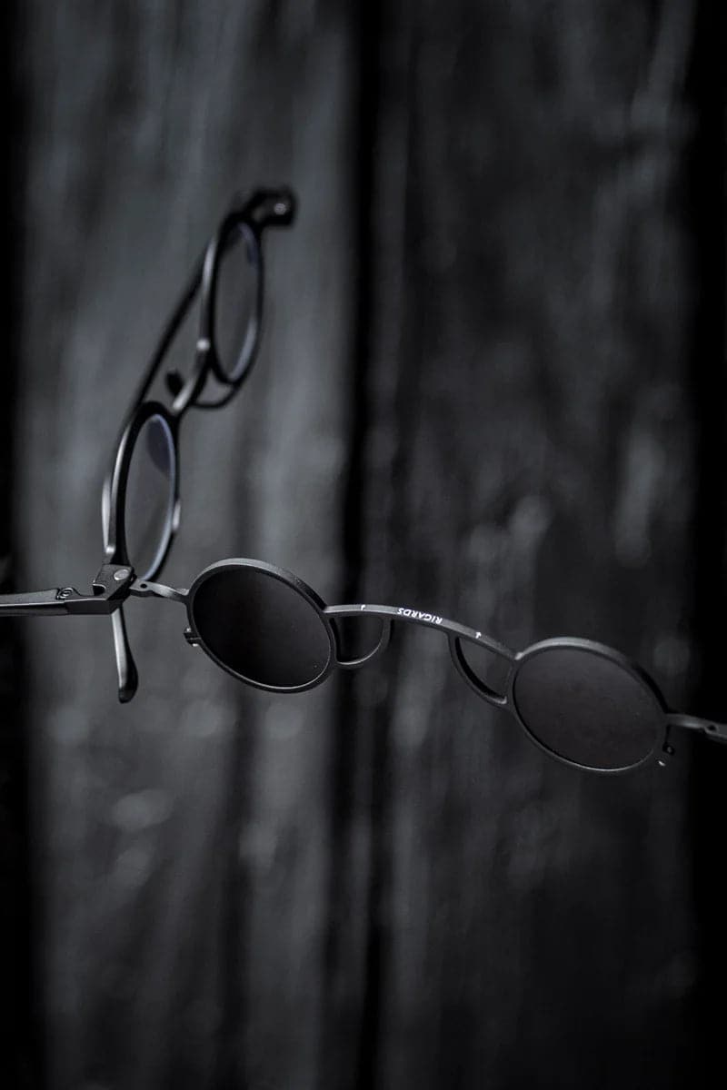 Rigards | RG0105TI | Unkonventionelle runde Sonnenbrille mit Clip On für Damen und Herren in schwarz