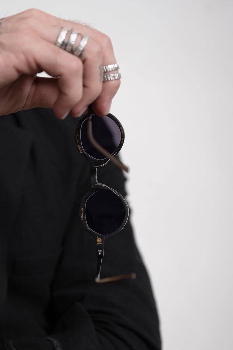 Rigards | RG1094 | Unkonventionelle Sonnenbrille aus Horn in schwarz