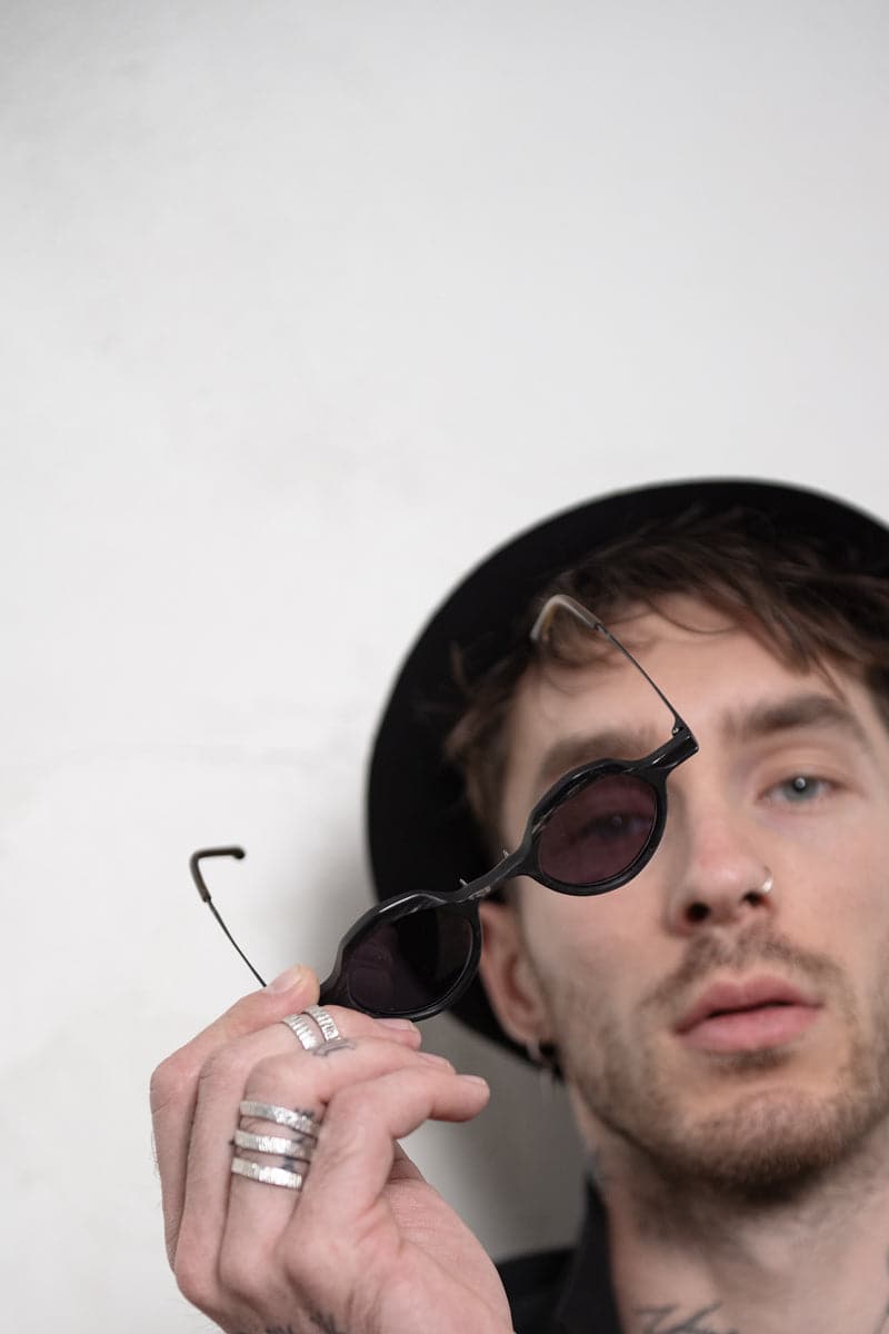 Rigards | RG1094 | Unkonventionelle Sonnenbrille aus Horn in schwarz