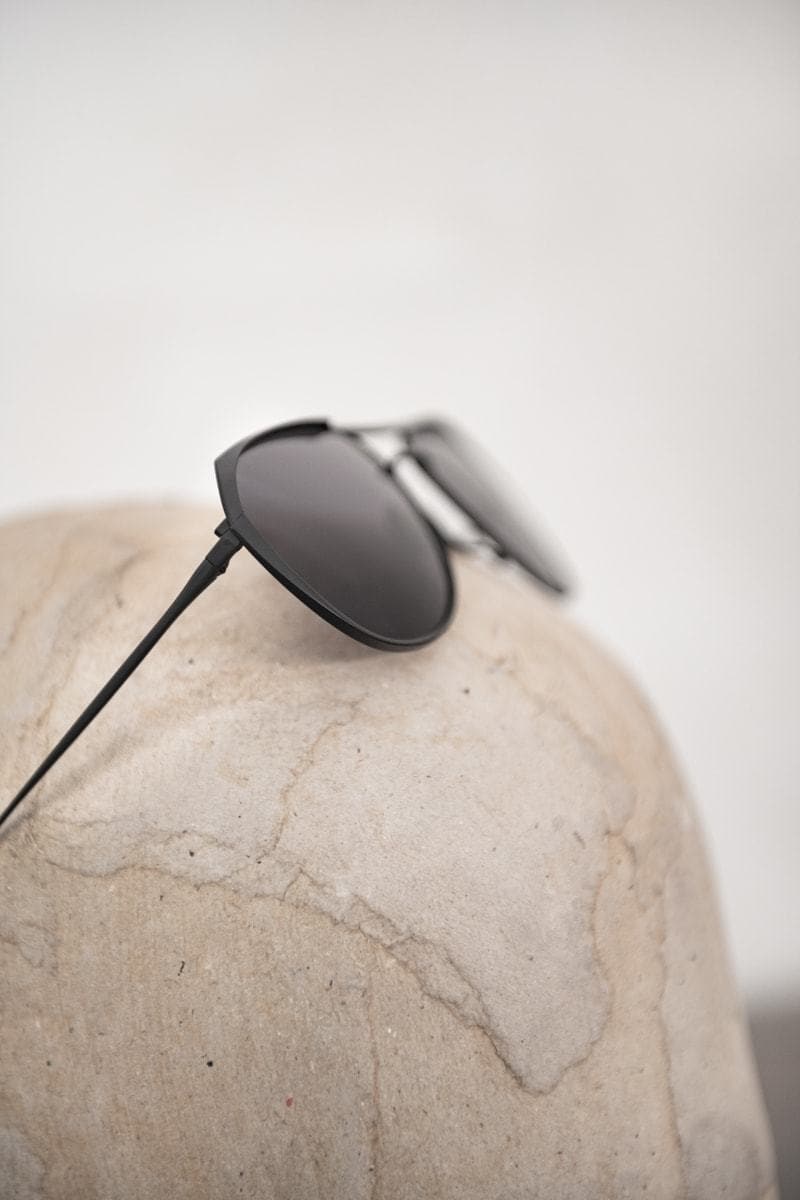 Rigards x Geoffrey B. Small | RG1979GBS | Außergewöhnliche Piloten-Sonnenbrille aus Titanium in schwarz