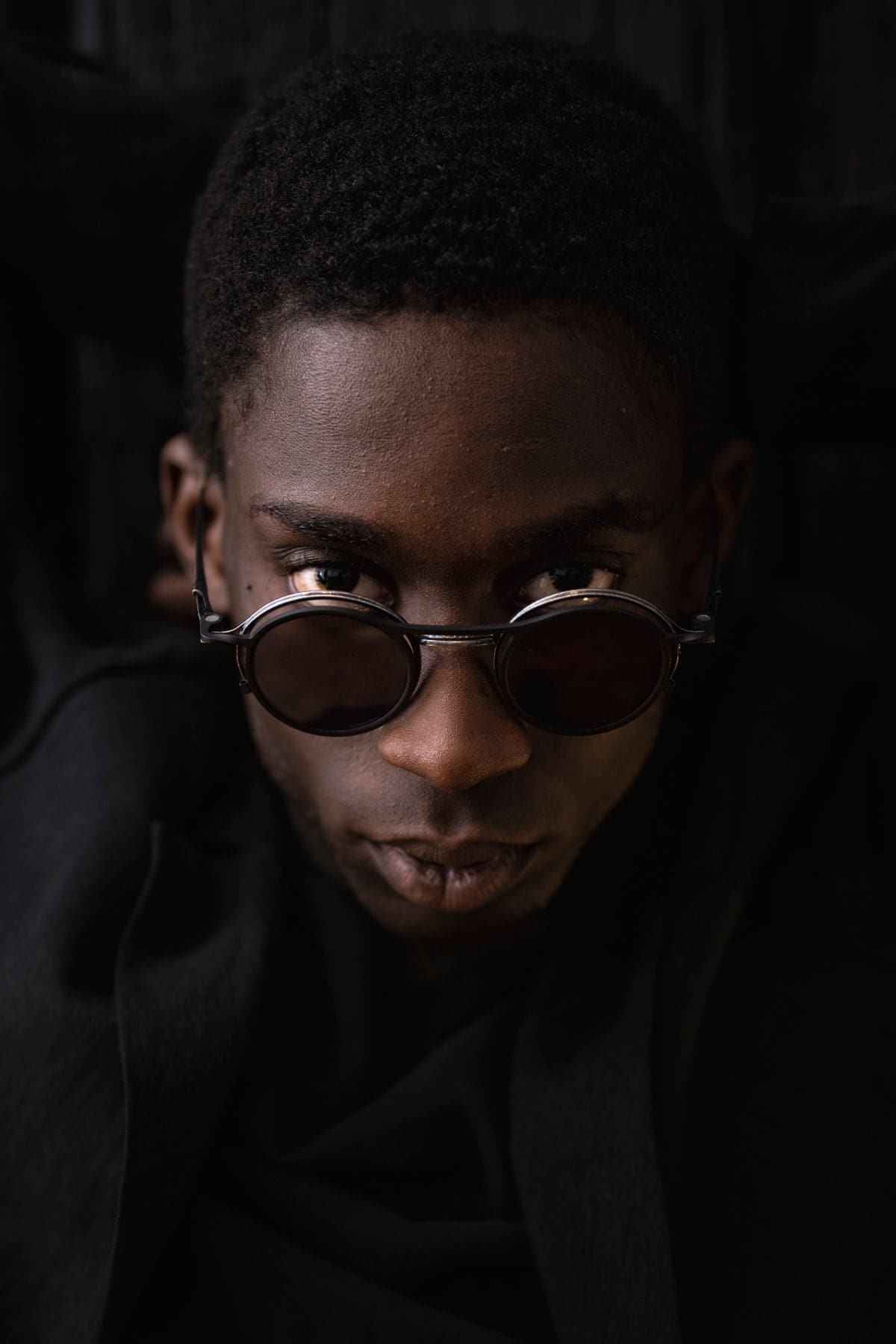 Rigards x The Viridi Anne | RG2001TVA | Außergewöhnliche große, runde Clip On Sonnenbrille in Schwarz