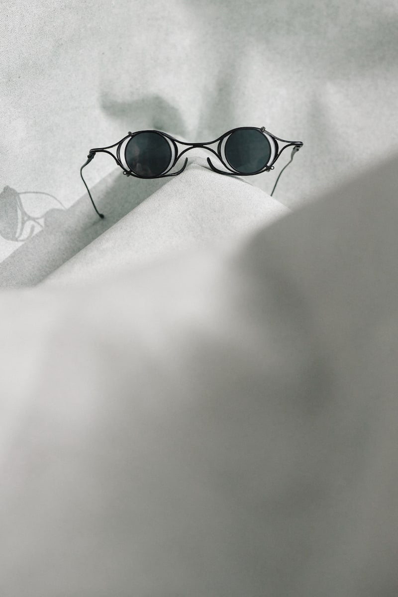 Rigards x The Viridi Anne | RG2003TVA | Extravagante, runde Clip On Sonnenbrille in Schwarz