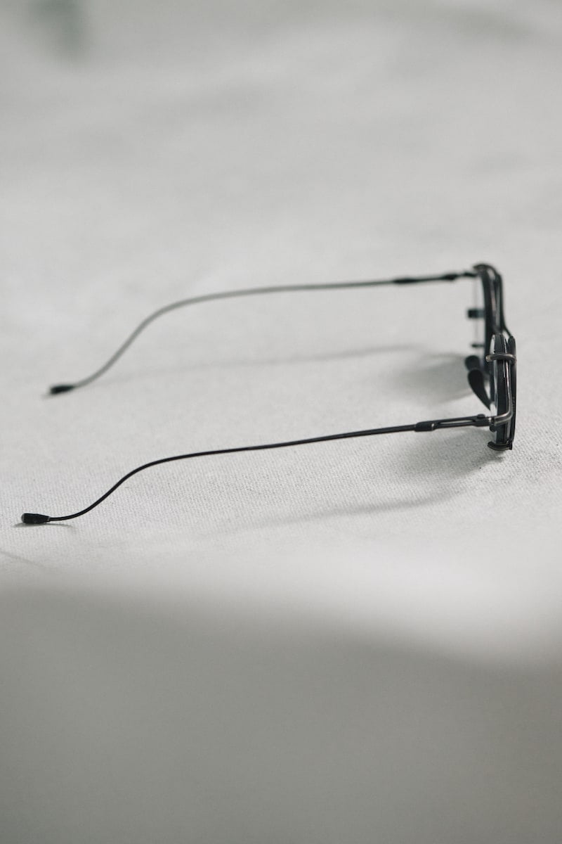 Rigards x The Viridi Anne | RG2003TVA | Extravagante, runde Clip On Sonnenbrille in Schwarz