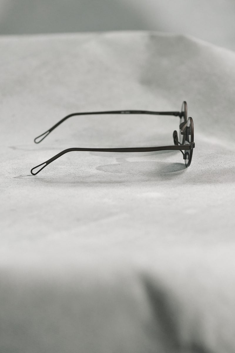 Rigards x Uma Wang | RG00UW3 | Leichte, runde Designer Sonnenbrille für Damen und Herren in Grau