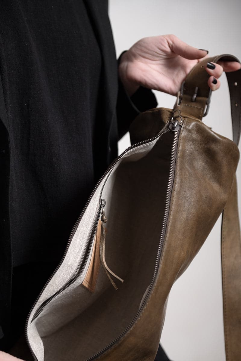 Tagliovivo | Baguette Bag | Baguetteförmige Ledertasche aus Leder in grün