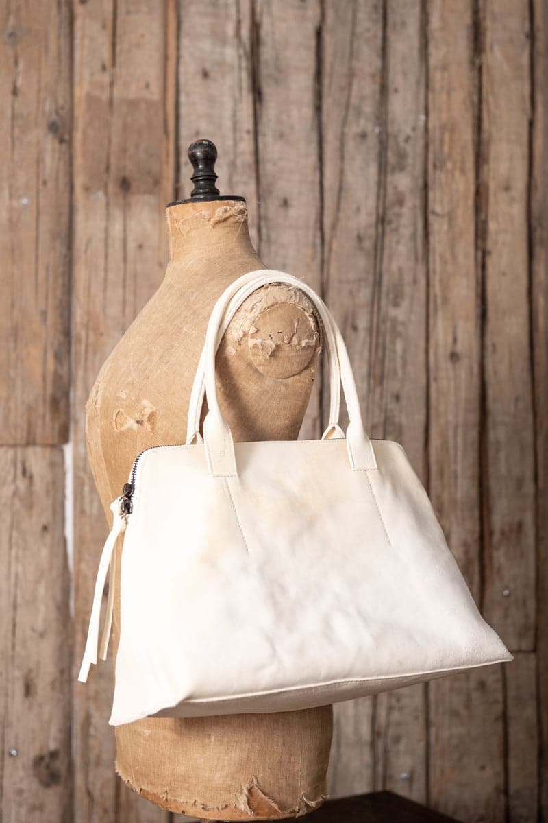Tagliovivo | Bauletto Bag | Spezielle Tasche aus weißem Rauleder