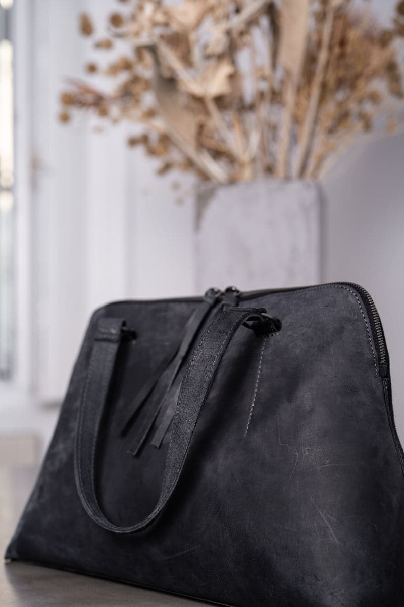 Tagliovivo | Bauletto | Spezielle Ledertasche in schwarz mit Zipp