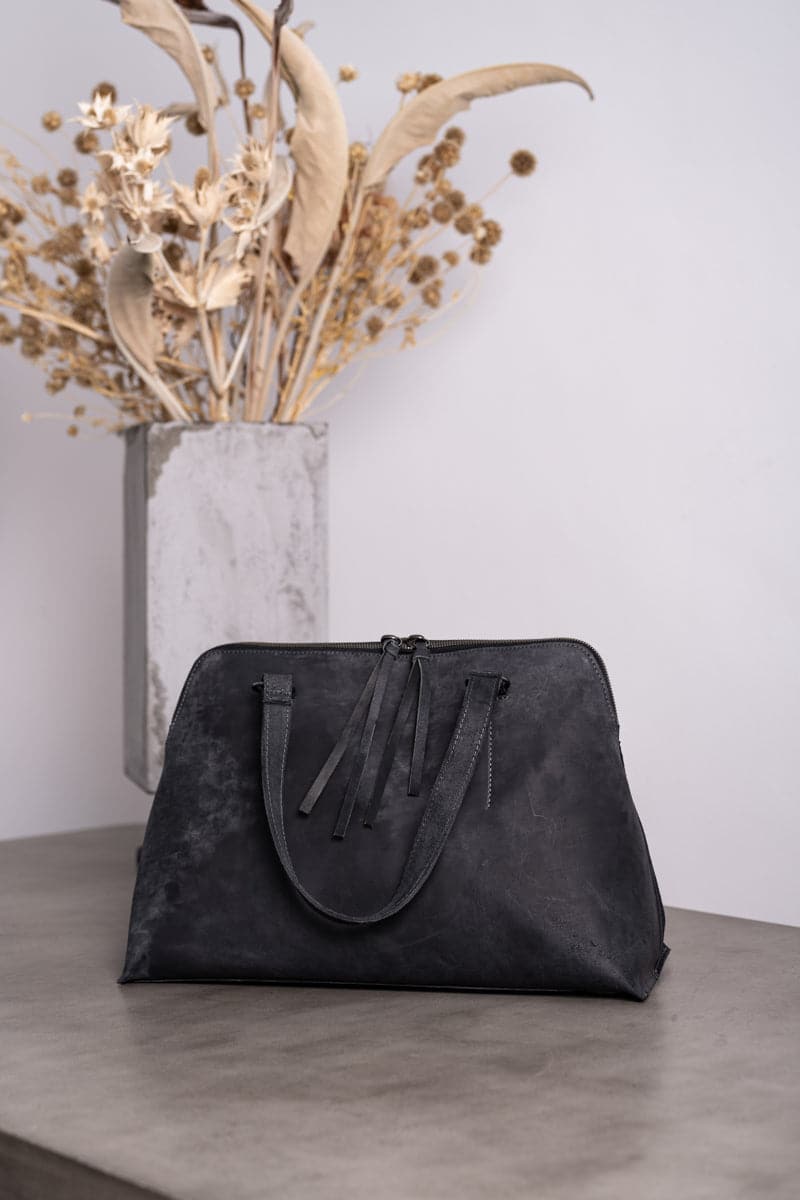 Tagliovivo | Bauletto | Spezielle Ledertasche in schwarz mit Zipp