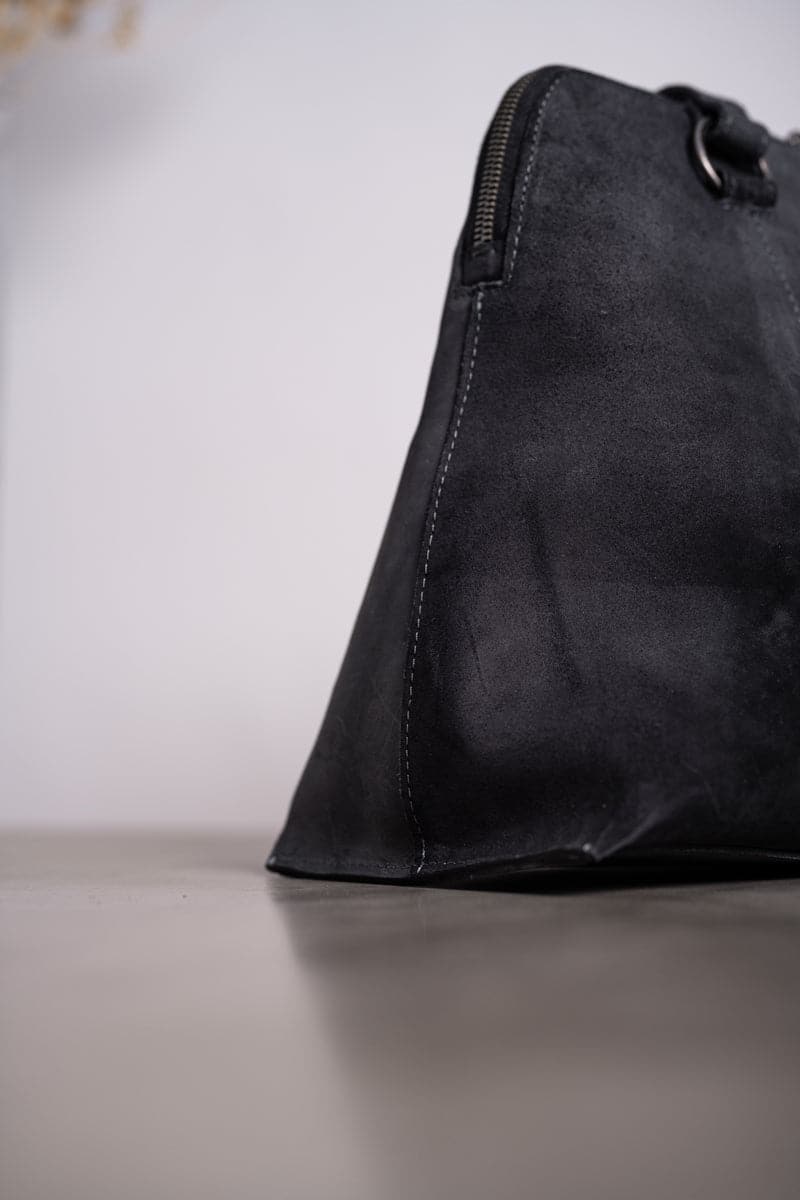 Tagliovivo | Bauletto | Spezielle Ledertasche in schwarz mit Zipp