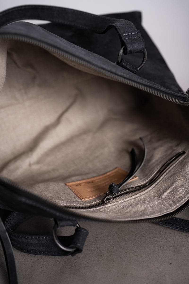 Tagliovivo | Bauletto | Spezielle Ledertasche in schwarz mit Zipp